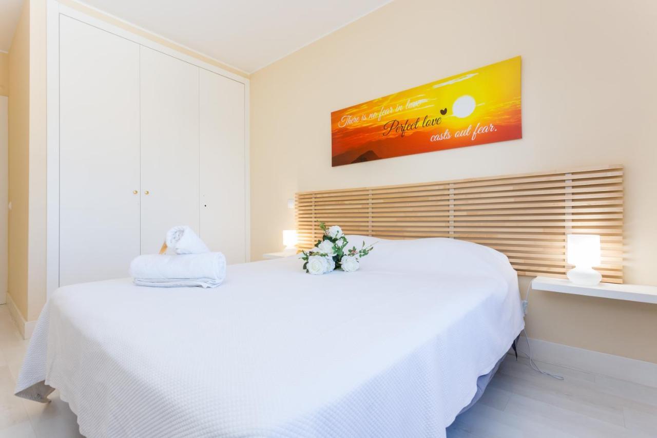 Litoralmar Beachfront Apartment Portimão Eksteriør billede