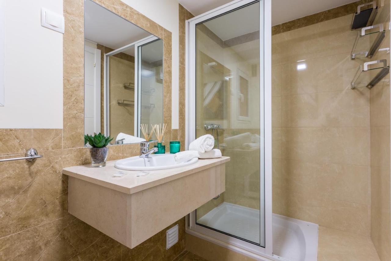 Litoralmar Beachfront Apartment Portimão Eksteriør billede
